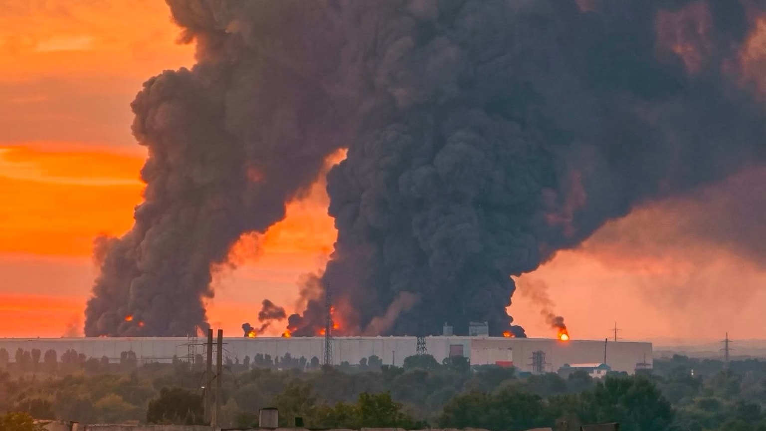 A purported photo of a fire burning at an OZON logistics center in Russia's Samara Oblast overnight on Aug. 22, 2026, following a reported Ukrainian attack. (Monitor / Telegram)