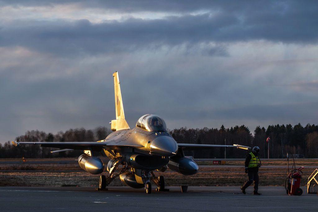 Czech Republic to train up to 8 Ukrainian F-16 pilots this year