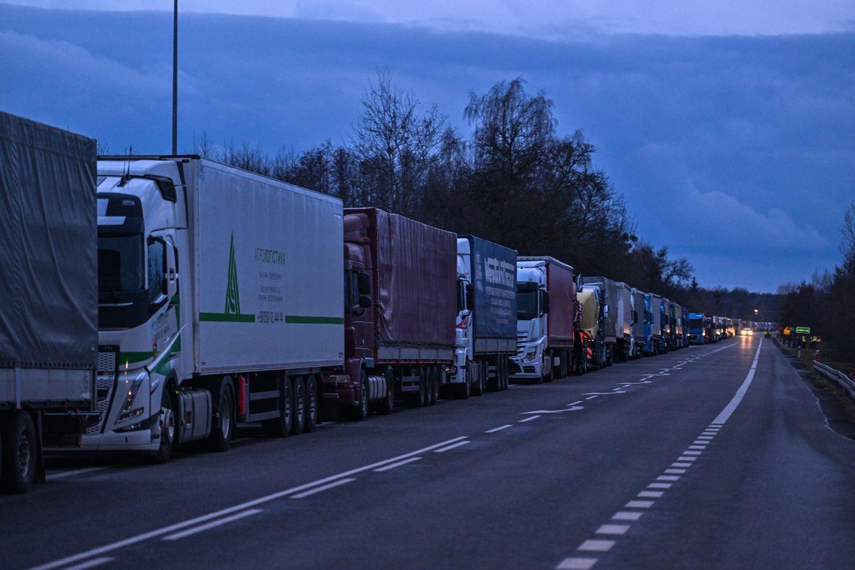 Polish protesters to resume blockade at Ukraine's border, Ukrainian Border Guard warns