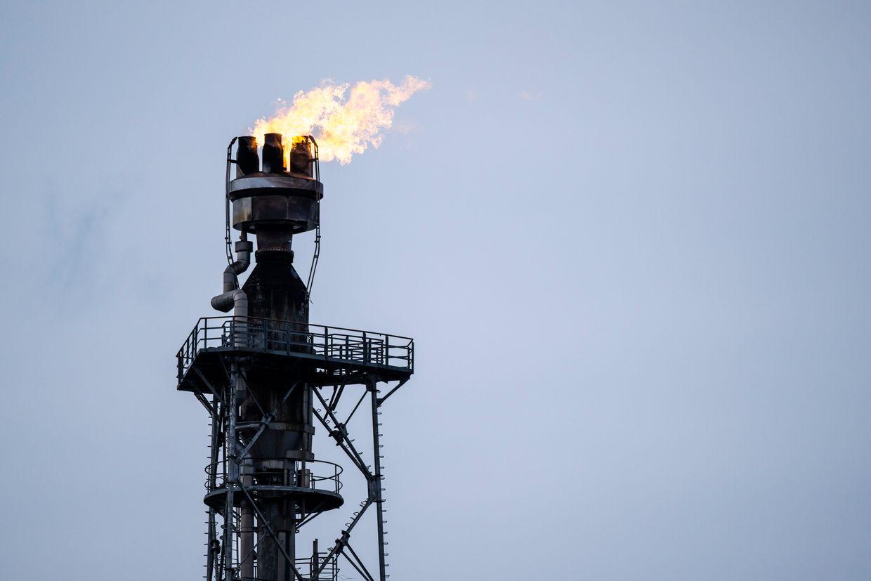 'Important facility hit' — Ukraine attacks Russian oil refinery in Saratov Oblast, military says