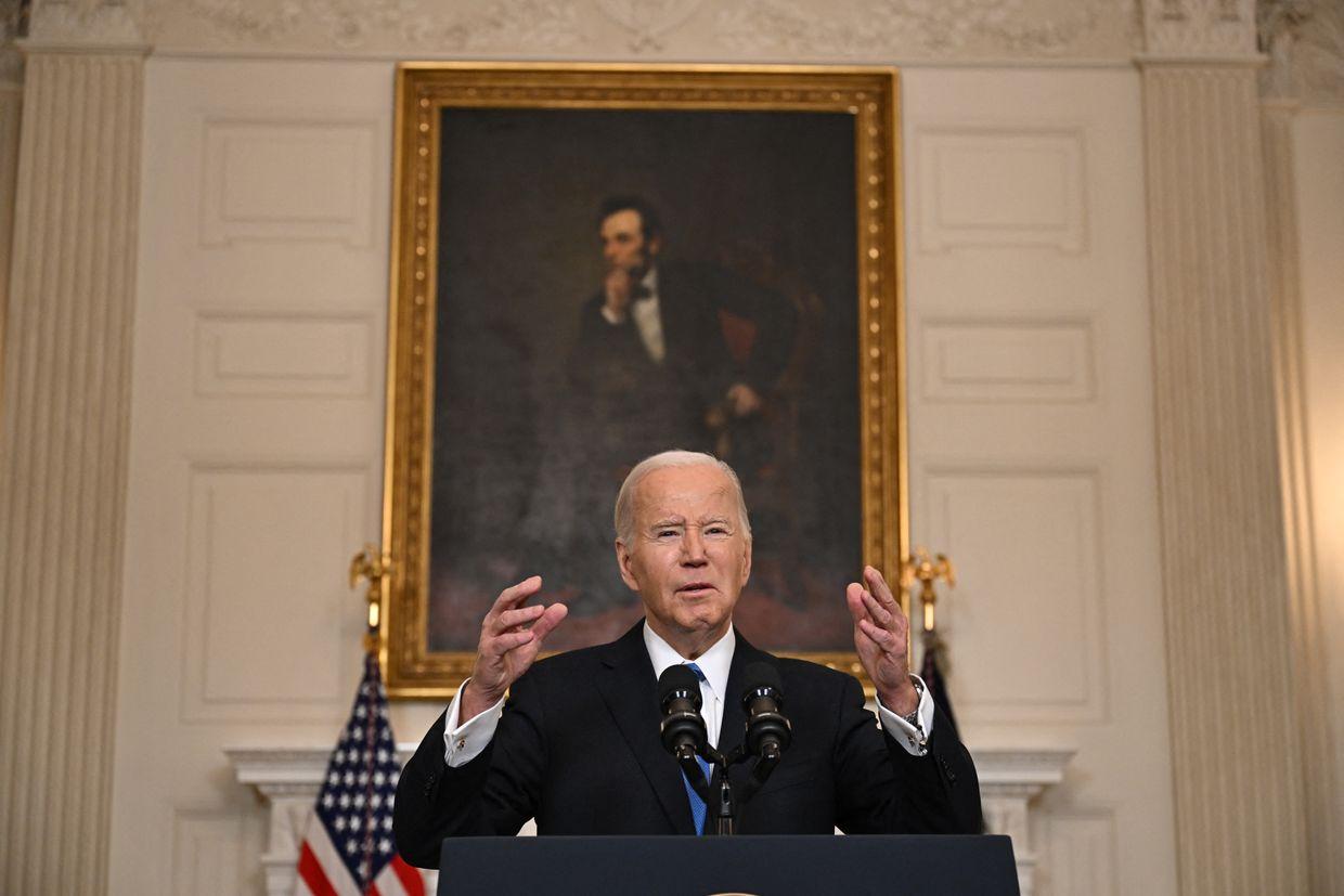 Without mentioning his name, Biden calls Trump's pressure on Ukraine 'modern-day appeasement' towards Russia