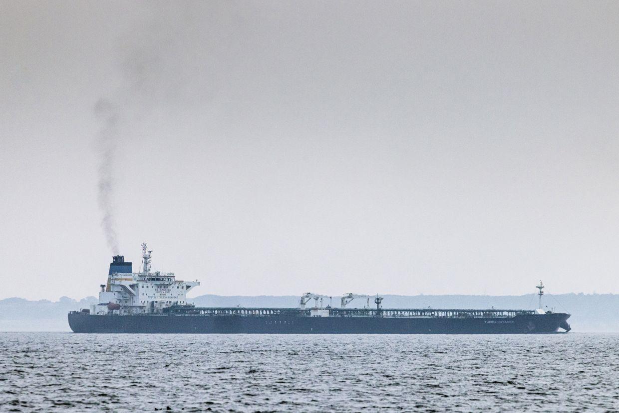 For the first time, Australia sanctions Russian shadow fleet oil tankers