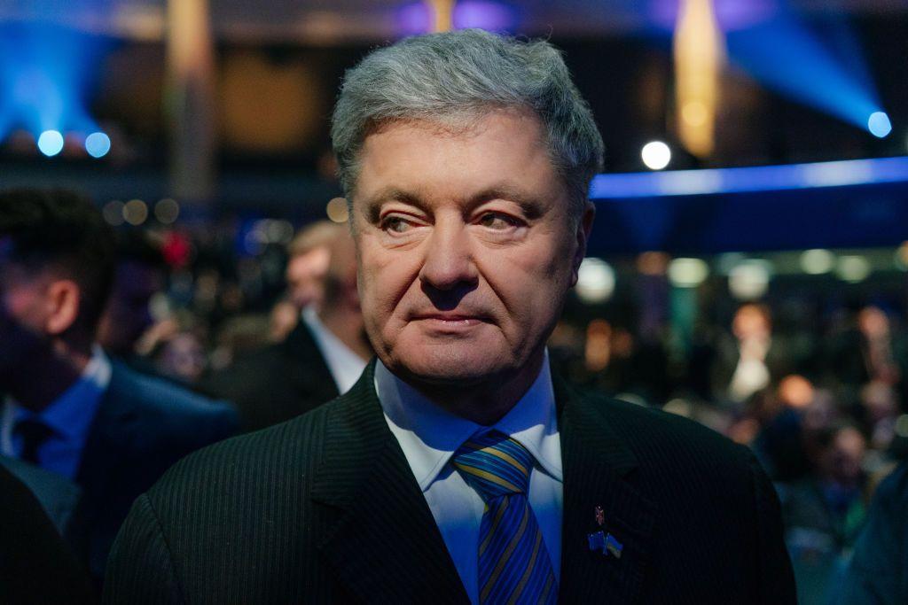 With peace talks underway, Ukrainian political veterans align themselves with Trump
