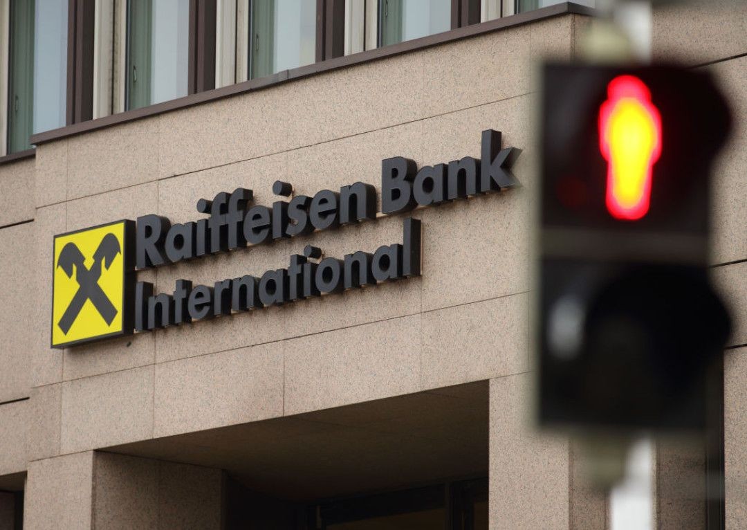 Raiffeisen Bank cooperates with companies supplying Russian army, Bloomberg reports