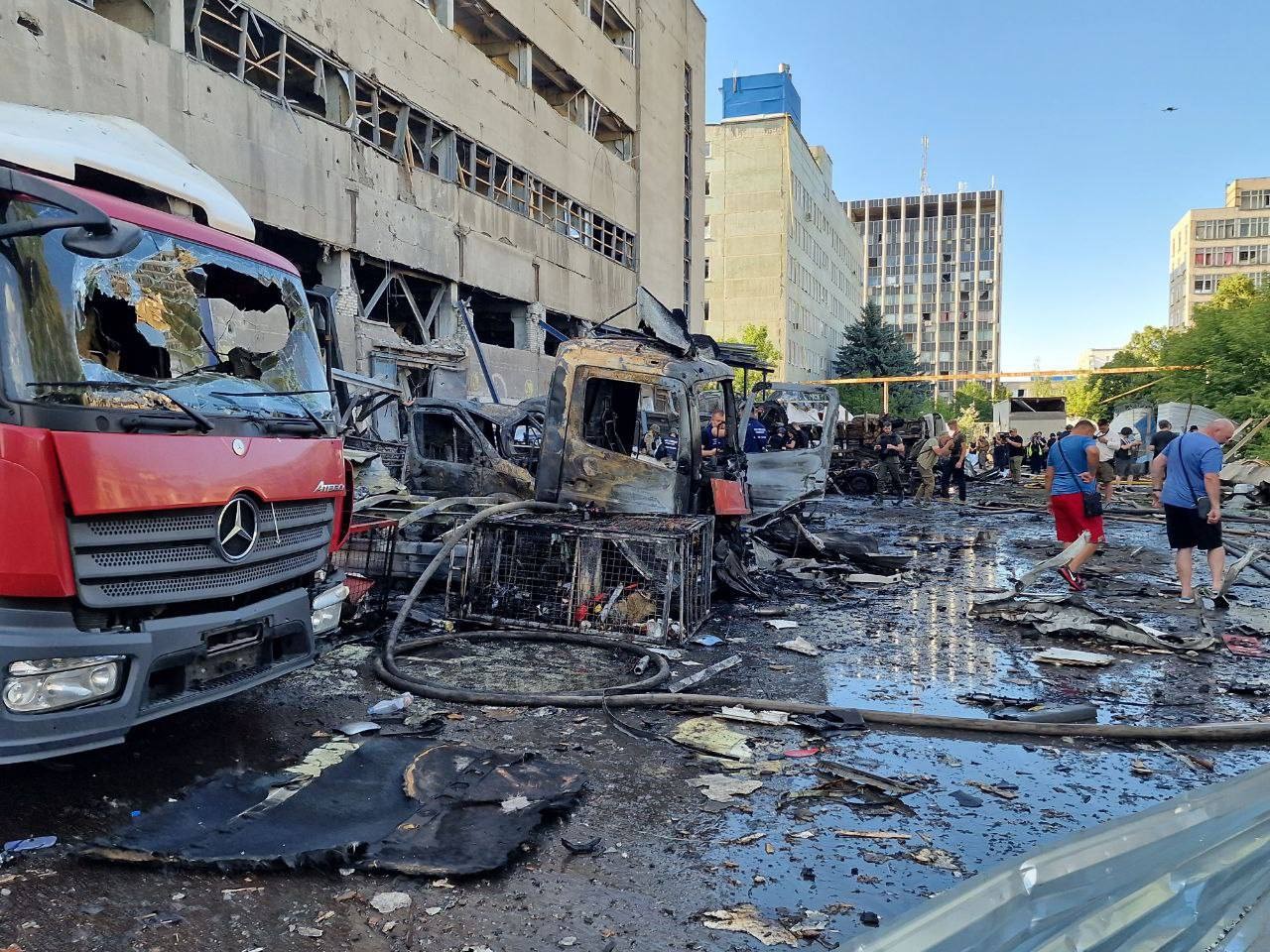 1 killed, 9 injured in Russian strike on Kharkiv postal depot