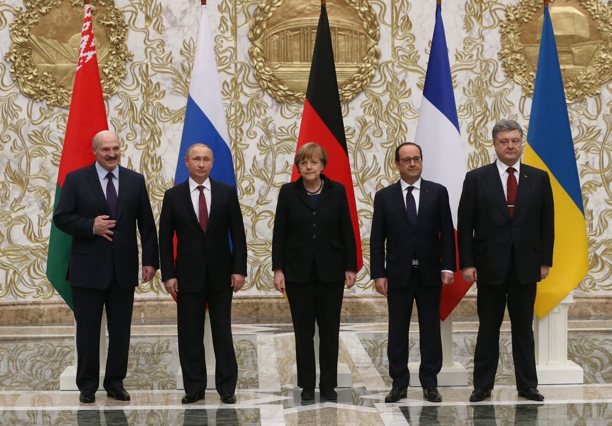 What were the Minsk Agreements and why did they fail to bring peace in Ukraine?