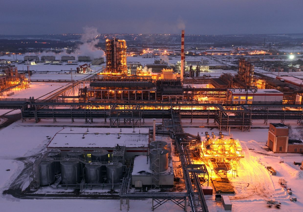 Illustrative image: The Lukoil-Nizhegorodnefteorgsintez (NORSI) refinery, operated by Lukoil, in Nizhny Novgorod, Russia, on Dec. 15, 2011. (Andrey Rudakov/Bloomberg via Getty Images)
