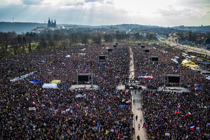 Largest anti-government protest since 2019 draws massive crowds in Prague