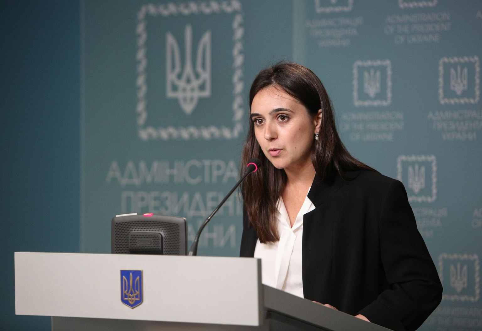 Then-press secretary to the President, Iuliia Mendel, speaks with journalists during a briefing at the Presidential Administration in Kyiv on June 6, 2019. (Sergii Kharchenko/NurPhoto via Getty Images)
