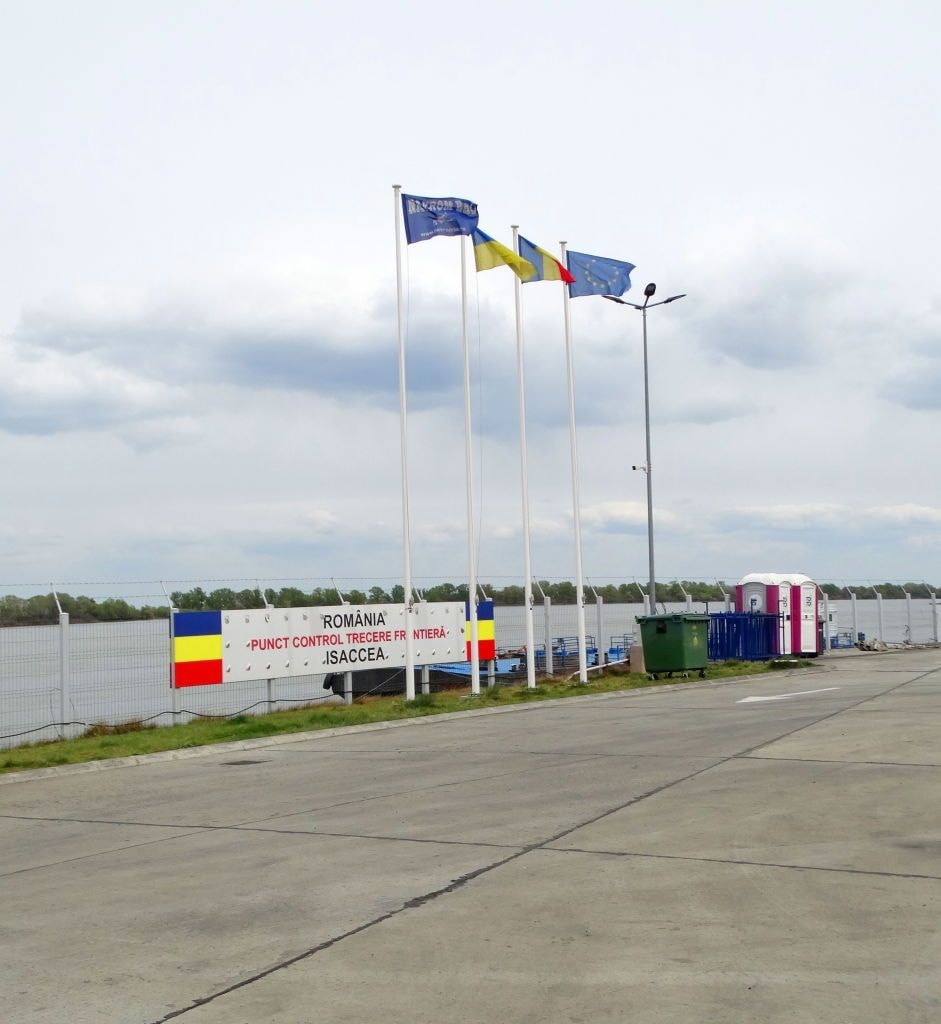 Romanian authorities find unexploded projectile near Ukraine border