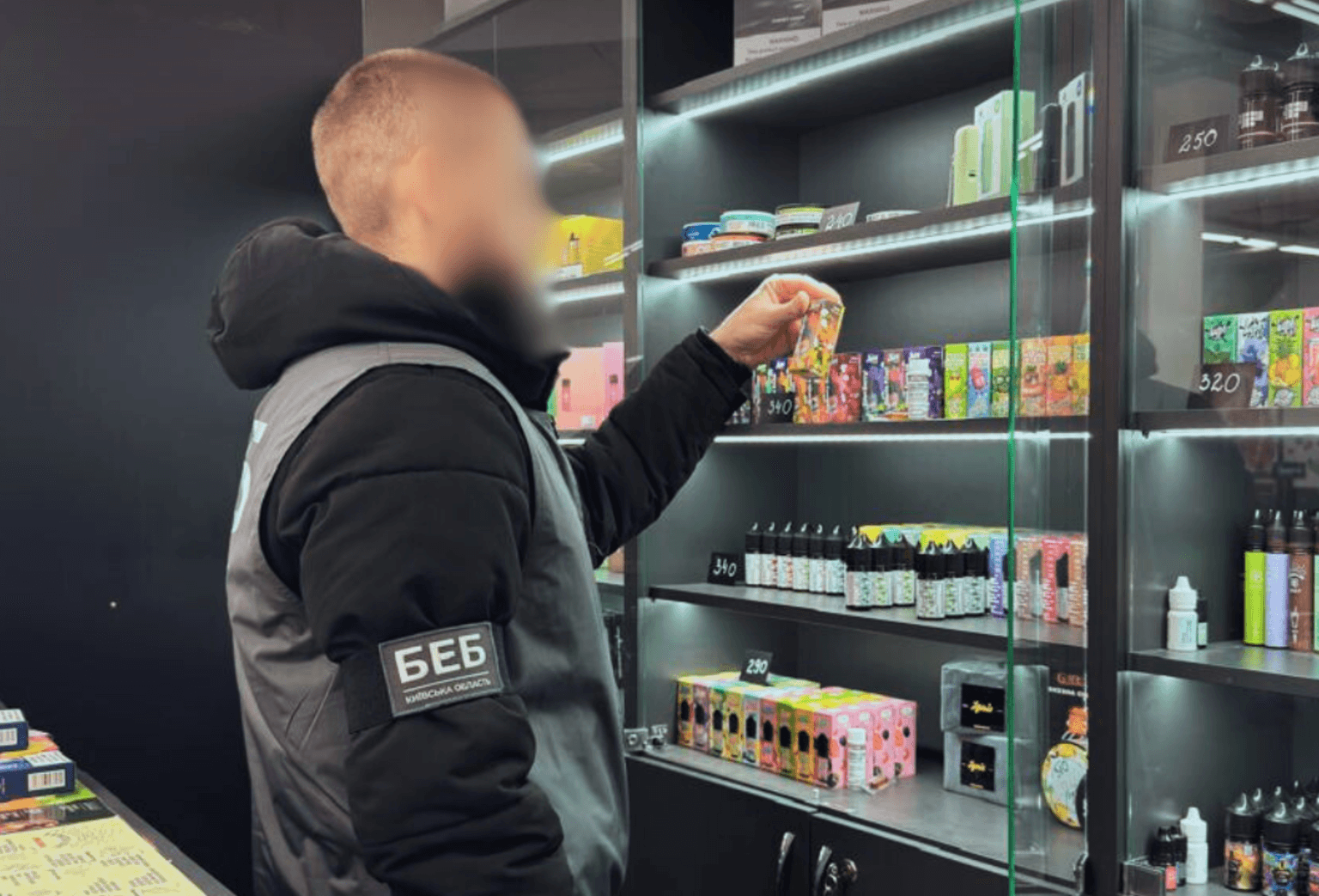 Ukraine searches 100 illegal vape shops in clampdown on shadow economy