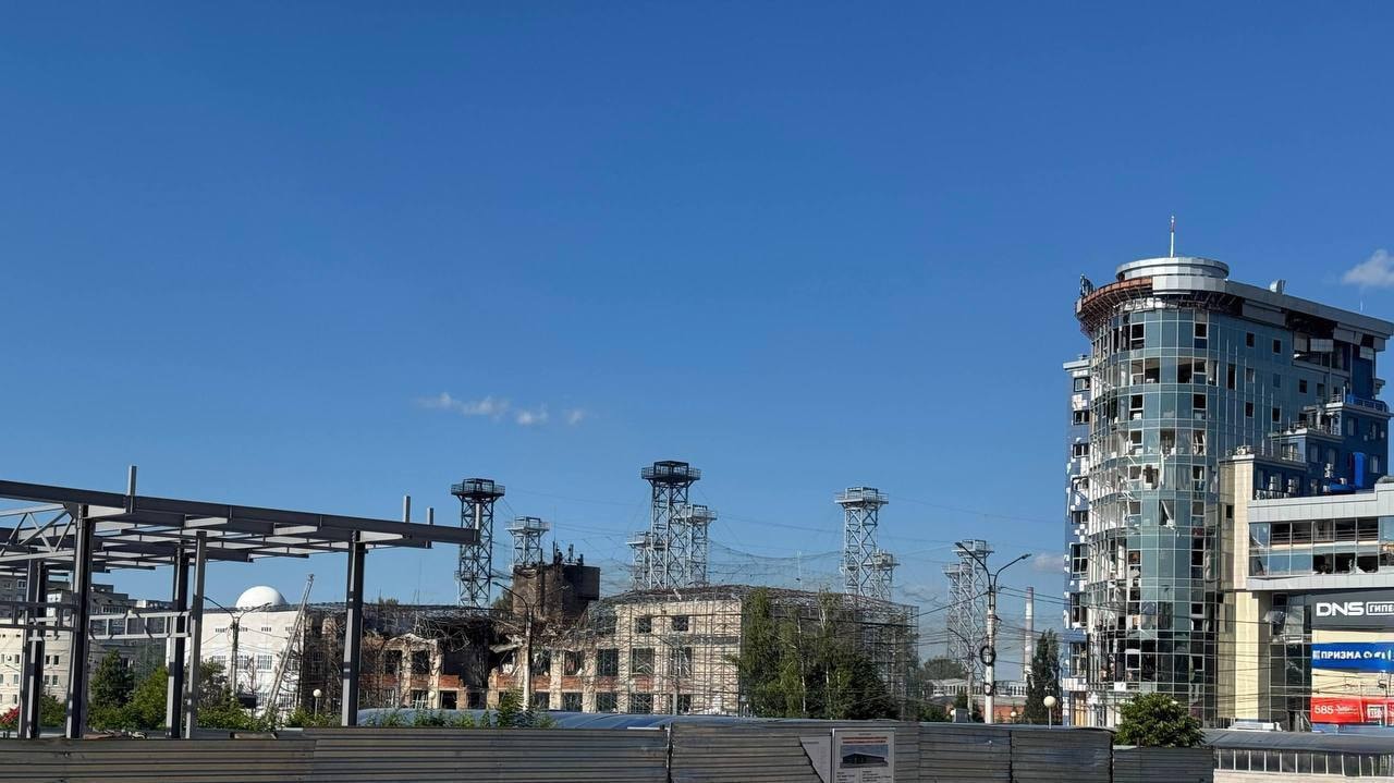 Aftermath of Ukraine's June 10 strike on the VNIIR-Progress plant in Cheboksary, Russia's Chuvash Republic, a facility that manufactures components for Russian drones and missile systems. (Exilenova+/Telegram)