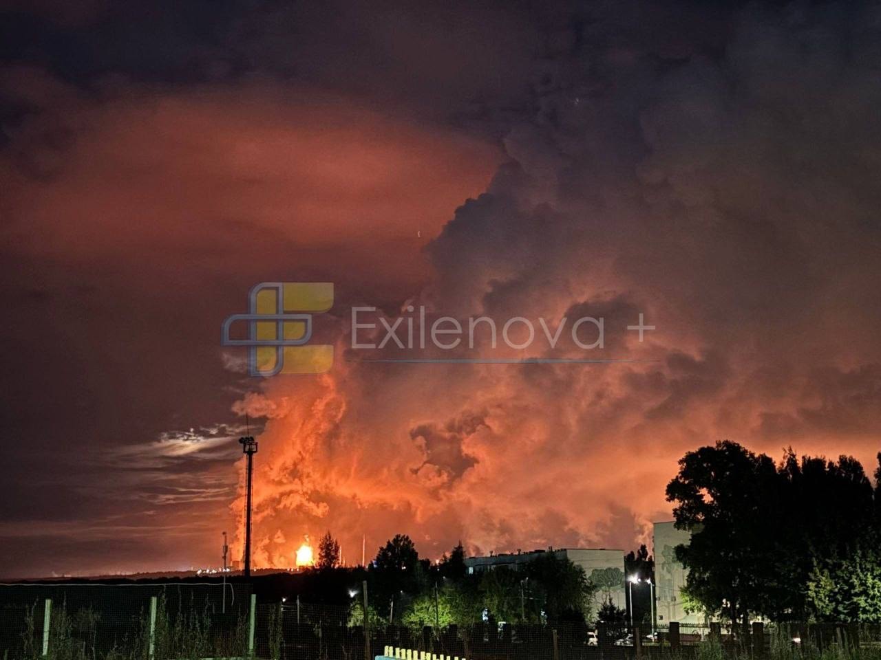 Photo from local residents reportedly shows flames and clouds of smoke rising over the Nizhnekamskneftekhim (NKNK) synthetic rubber plant in the Russian city of Nizhnekamsk, Tatarstan, on July 31, 2026. (Exilenova-Plus / Telegram)