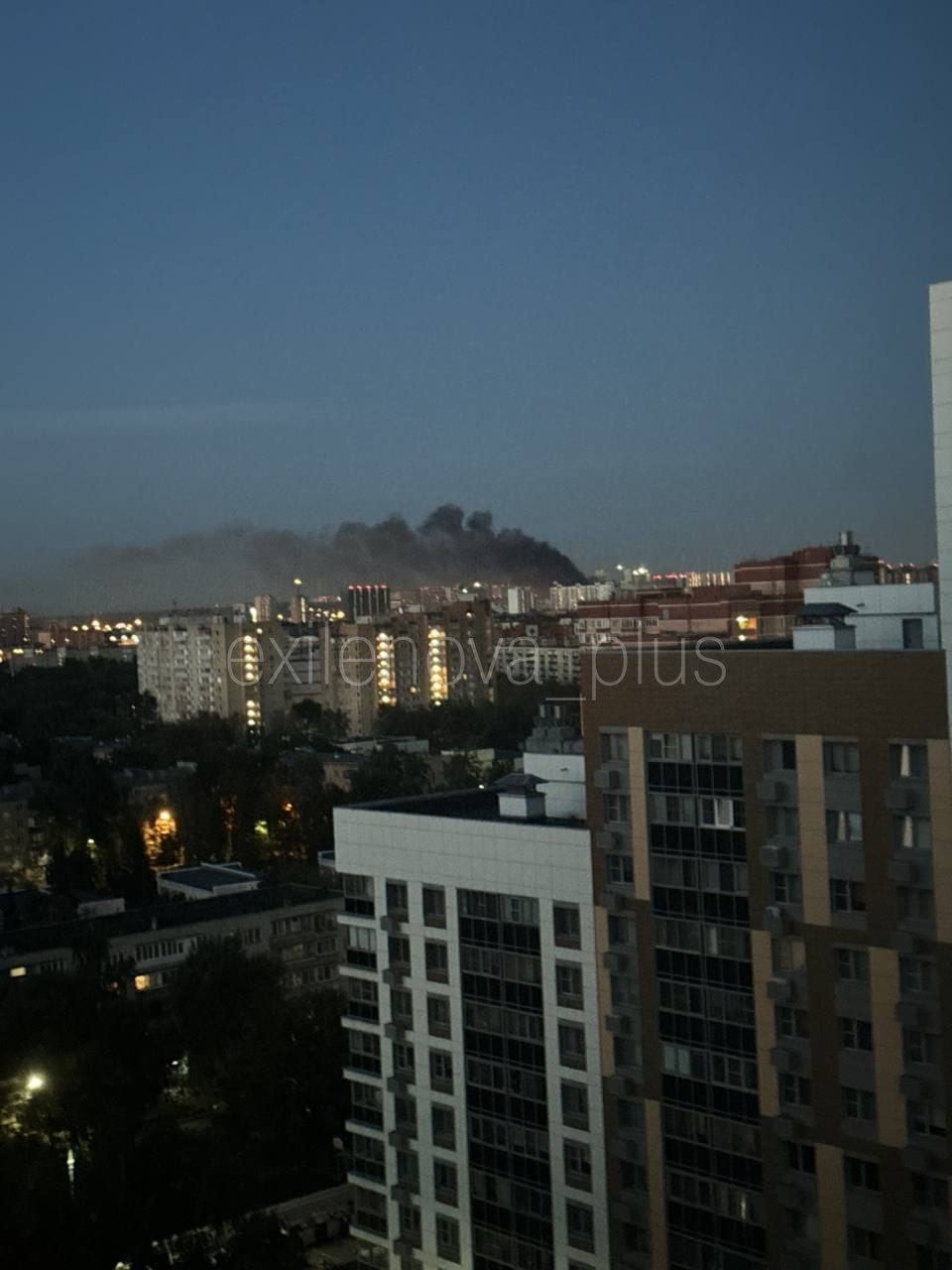 Thick black smoke is purportedly seen rising over Moscow Oblast on Aug. 18, 2026 following a Ukrainian drone attack on the region. (Exilenova_plus/Telegram)