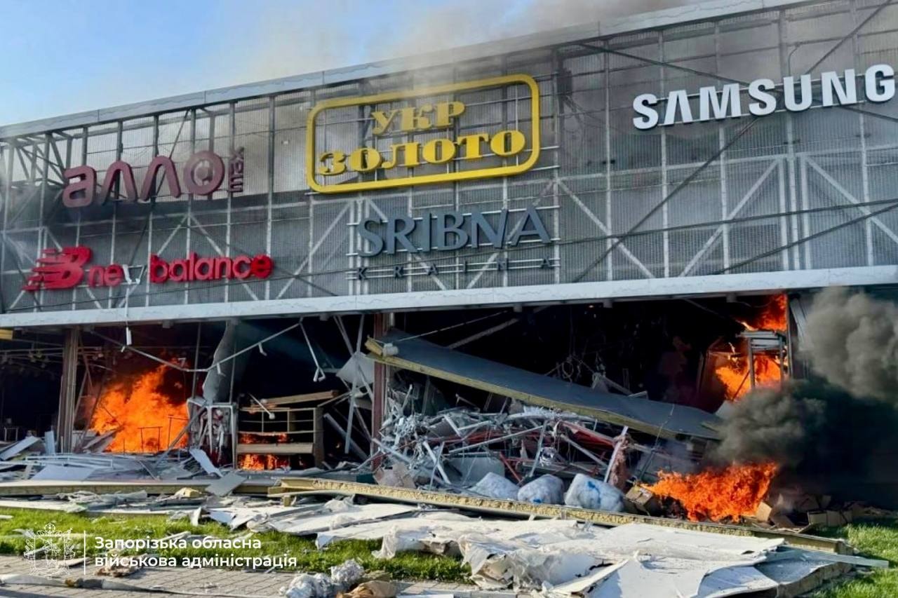 Russian attacks across Ukraine kill 2, injure 35 over past day, as repeated strikes hit Zaporizhzhia
